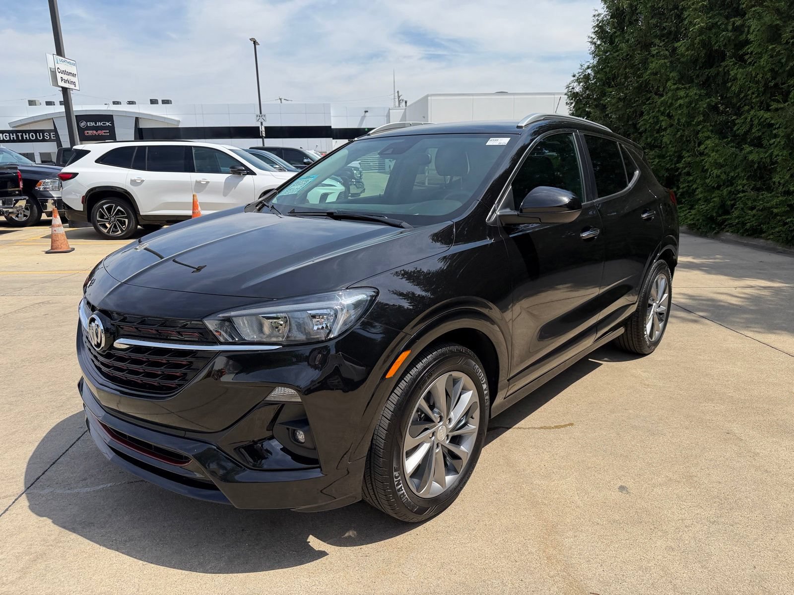 Used 2023 Buick Encore GX Select w/ Sport Touring Package FWD image 7