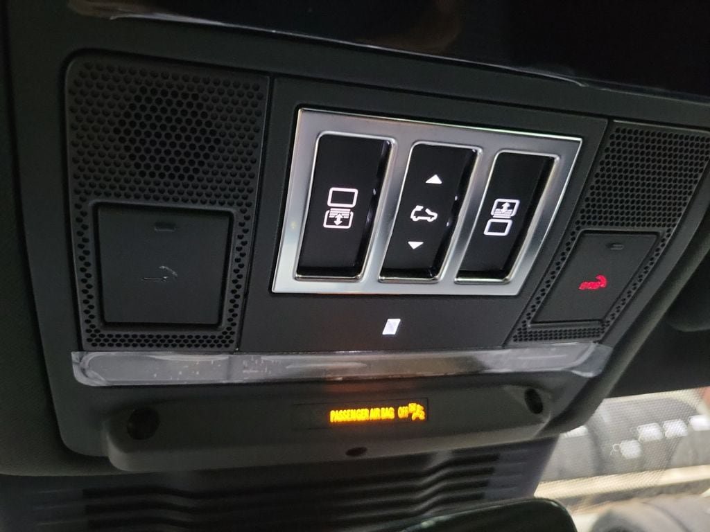 New 2026 Land Rover Discovery S AWD/4WD image 21