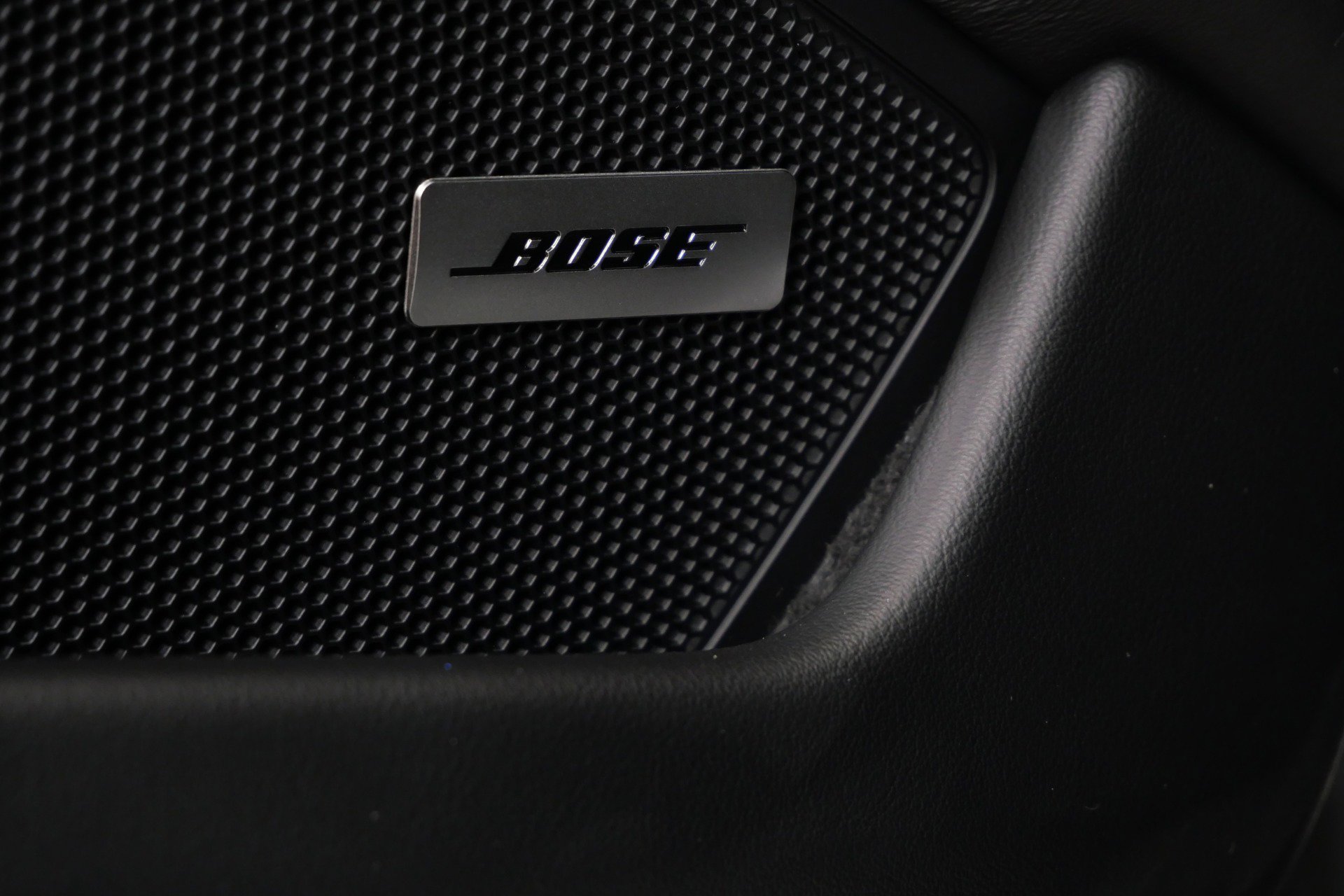 Used 2025 Porsche 911 Carrera w/ Premium Package image 33