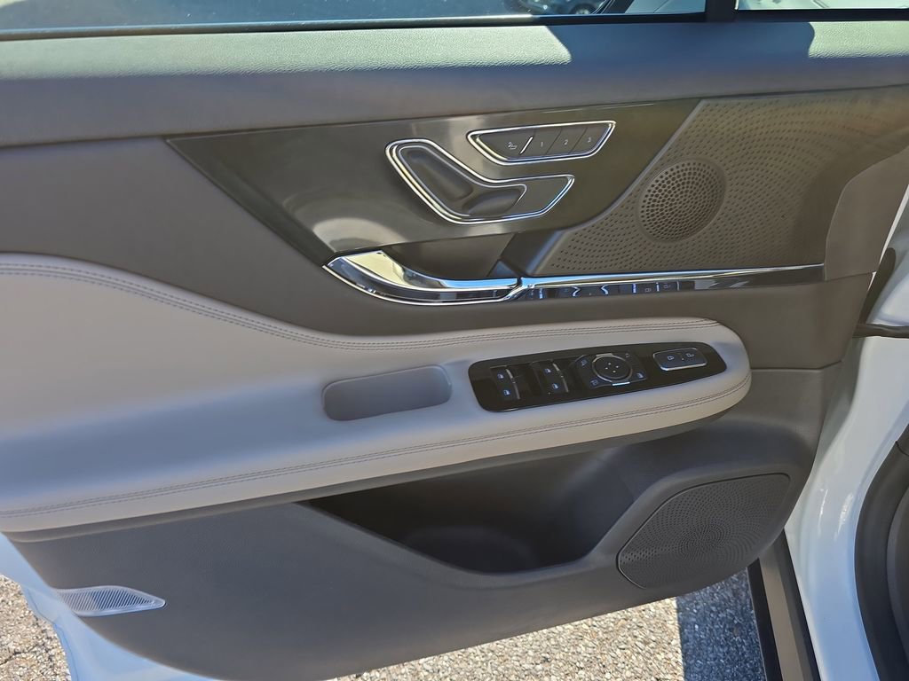 Used 2023 Lincoln Corsair Grand Touring w/ Equipment Group 301A image 19