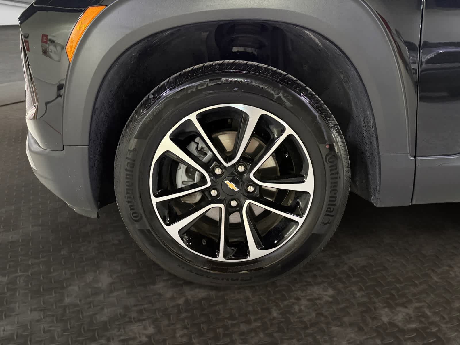 Used 2025 Chevrolet TrailBlazer LT AWD/4WD image 21