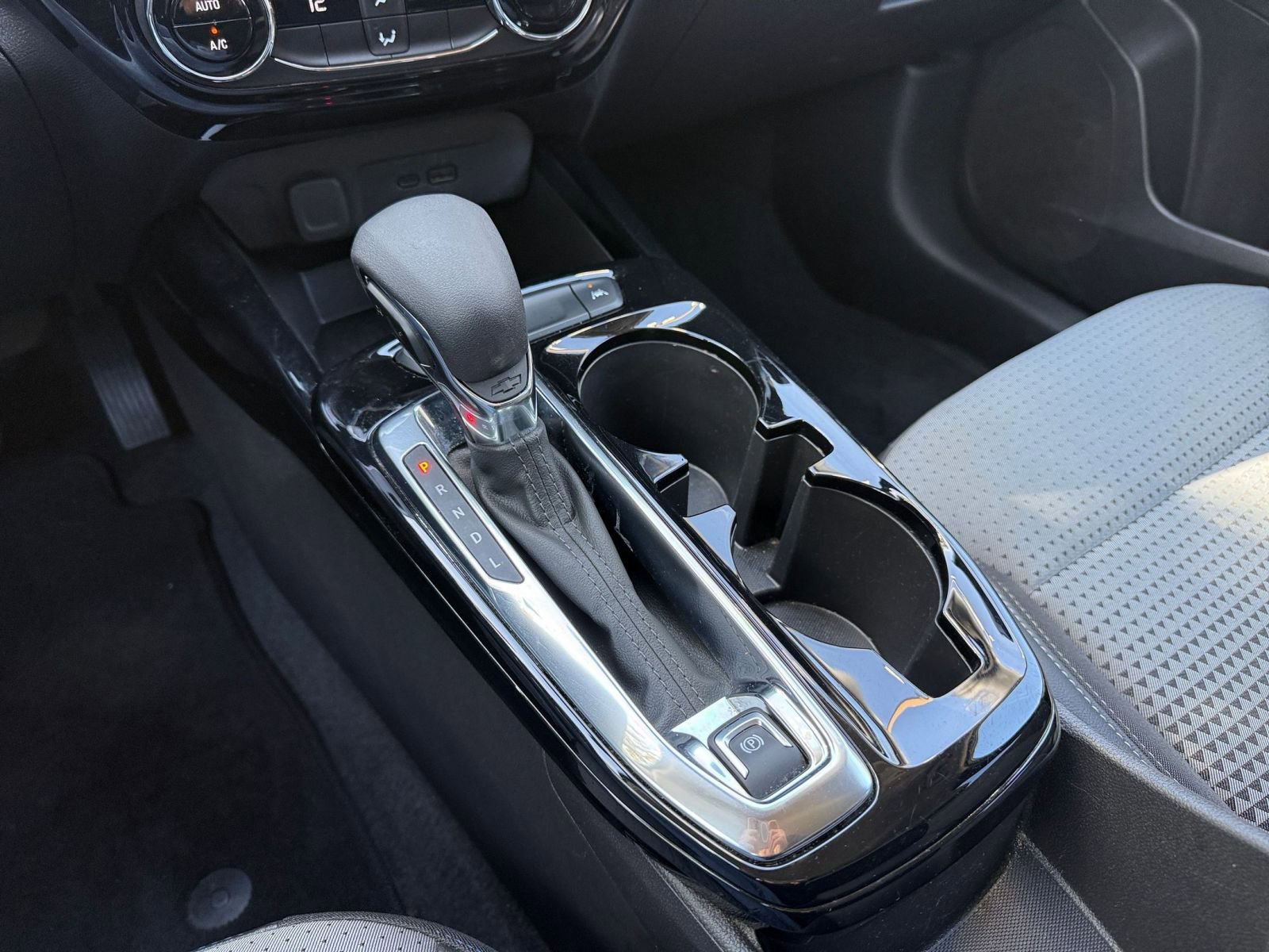 Used 2025 Chevrolet Trax LT image 41