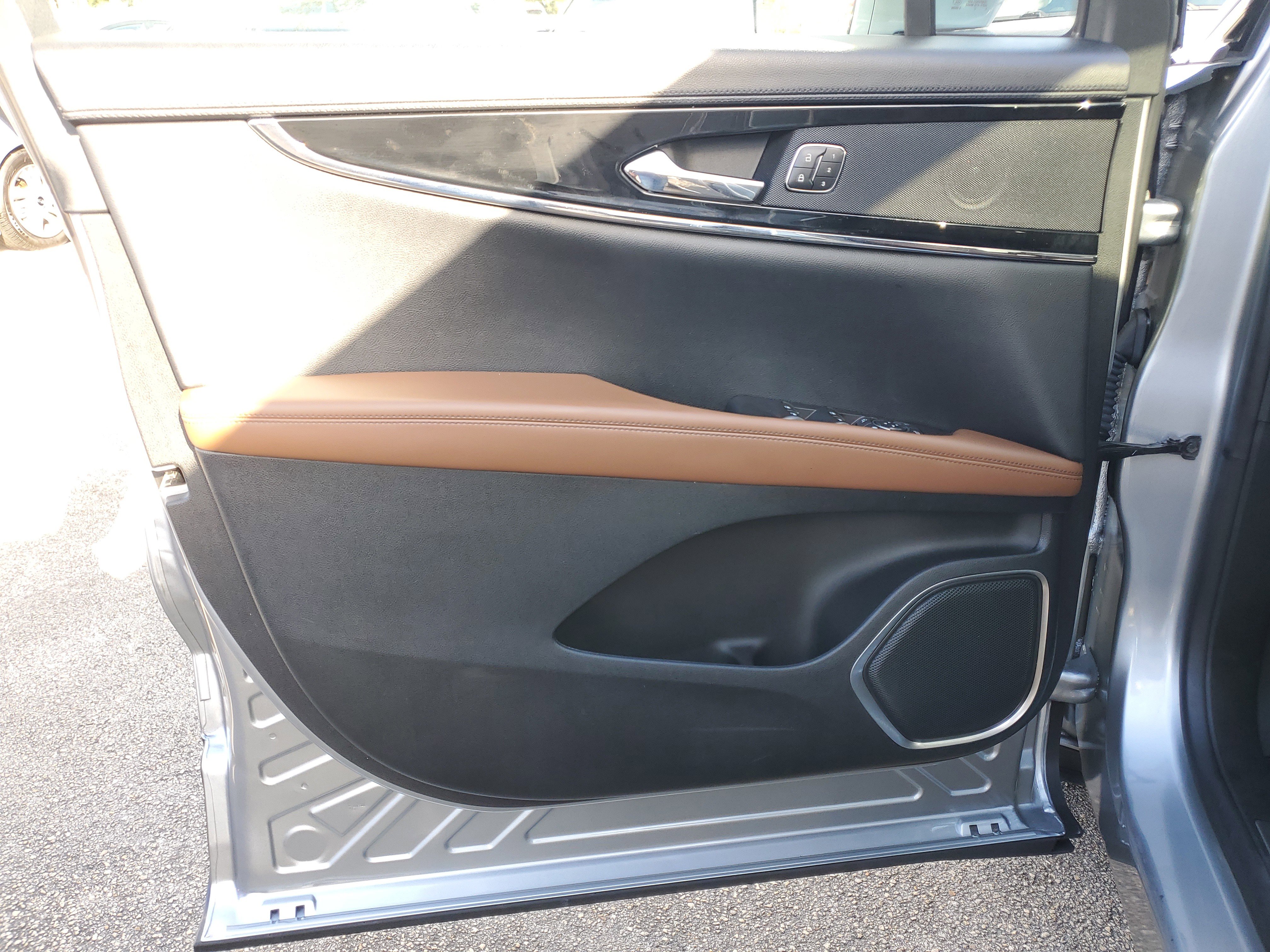 Certified 2023 Lincoln Nautilus Reserve image 12