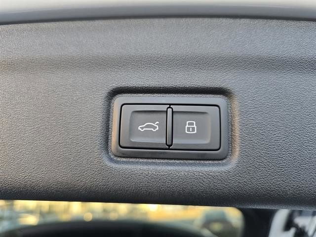 New 2025 Audi Q6 e-tron Premium Plus image 15