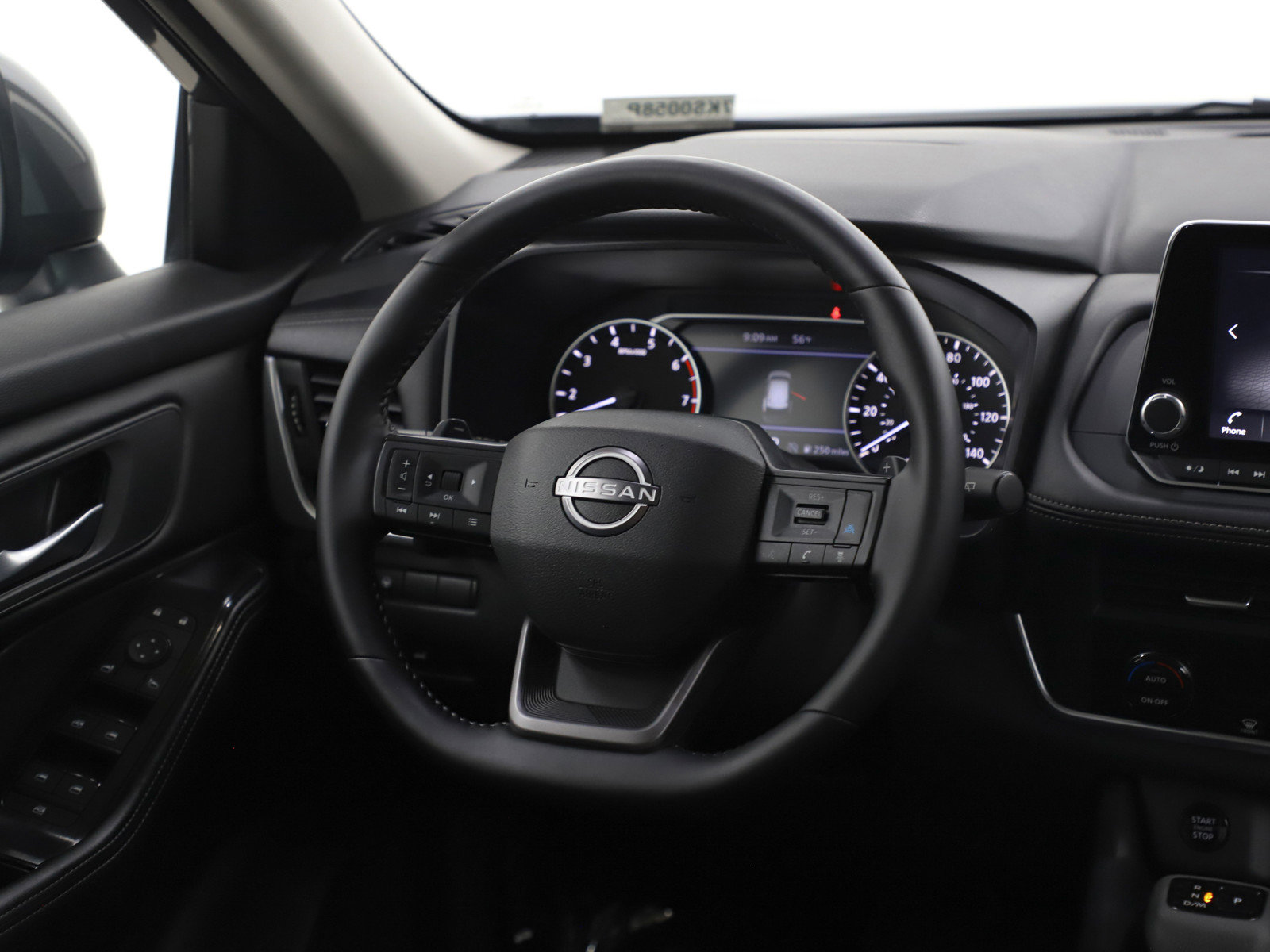 Used 2025 Nissan Rogue SV image 14