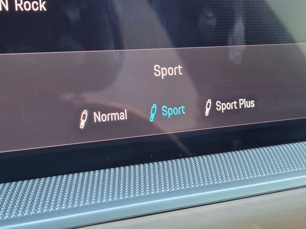 Used 2024 Porsche Cayenne image 18