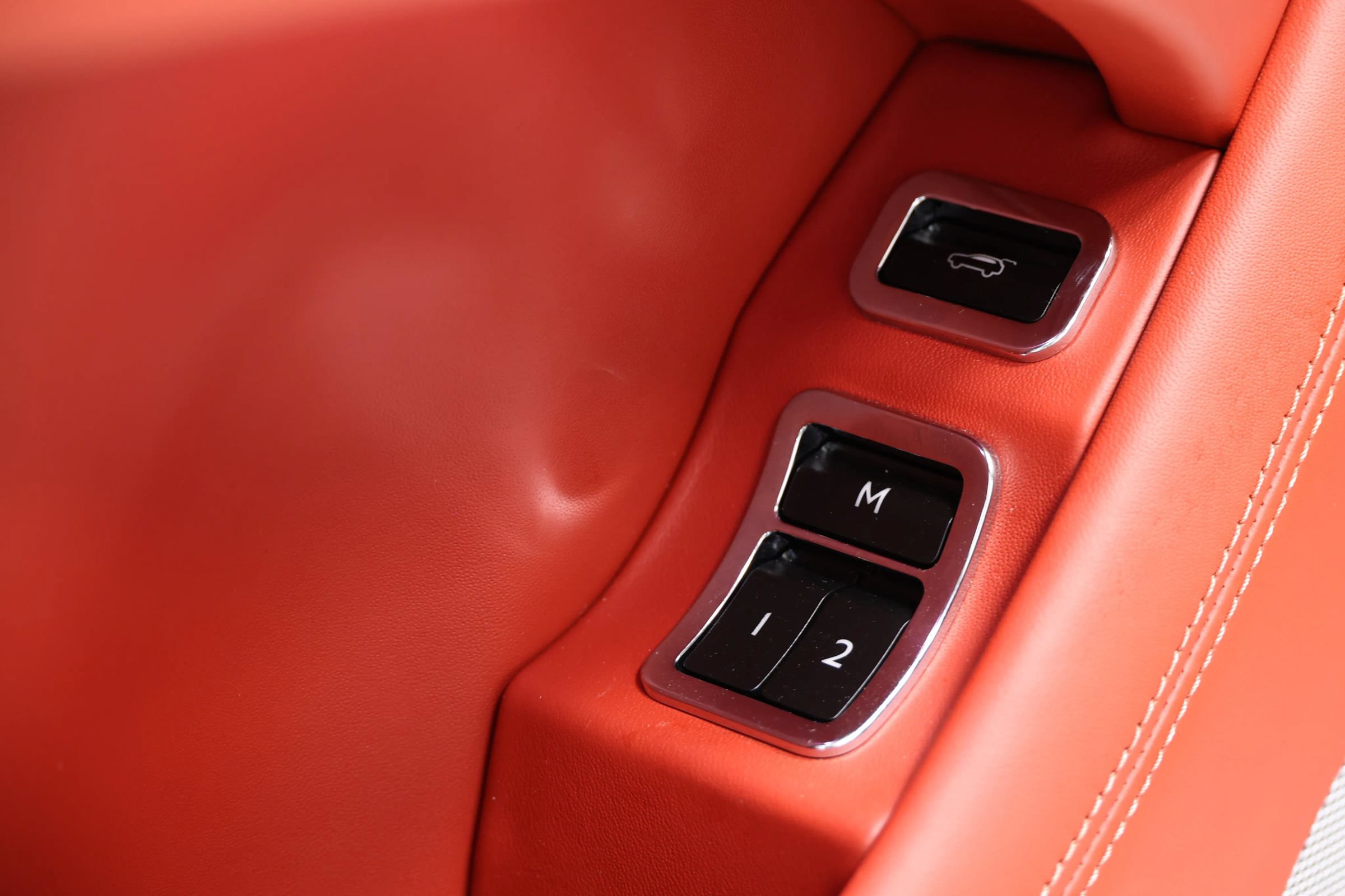 Used 2022 Bentley Bentayga AWD/4WD image 11
