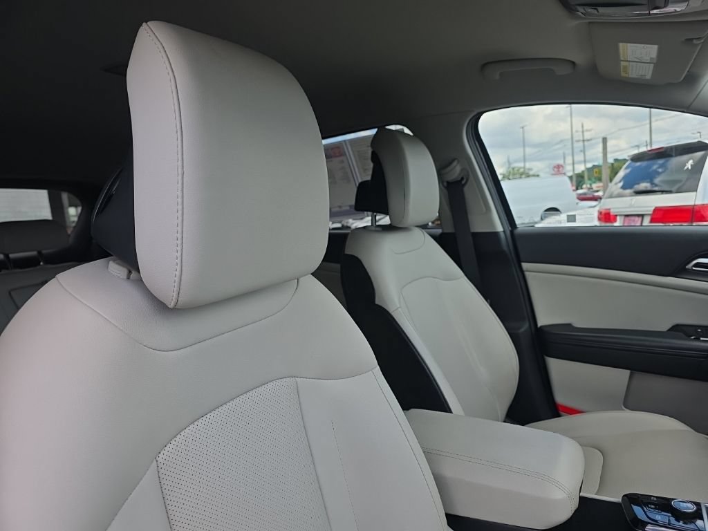 Used 2023 Kia Sportage EX FWD image 10