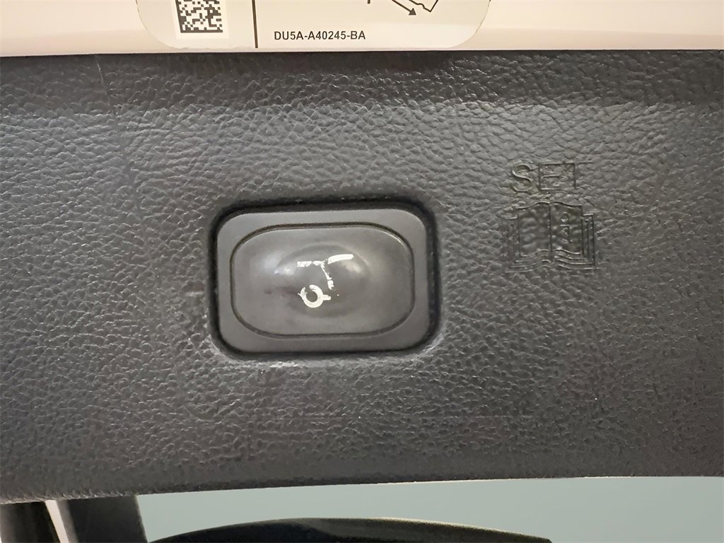 Used 2018 Ford Edge SEL w/ Equipment Group 201A image 15