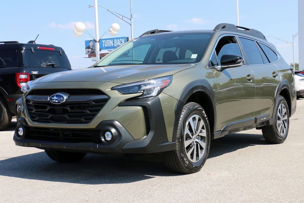 Used 2025 Subaru Outback Premium image 1