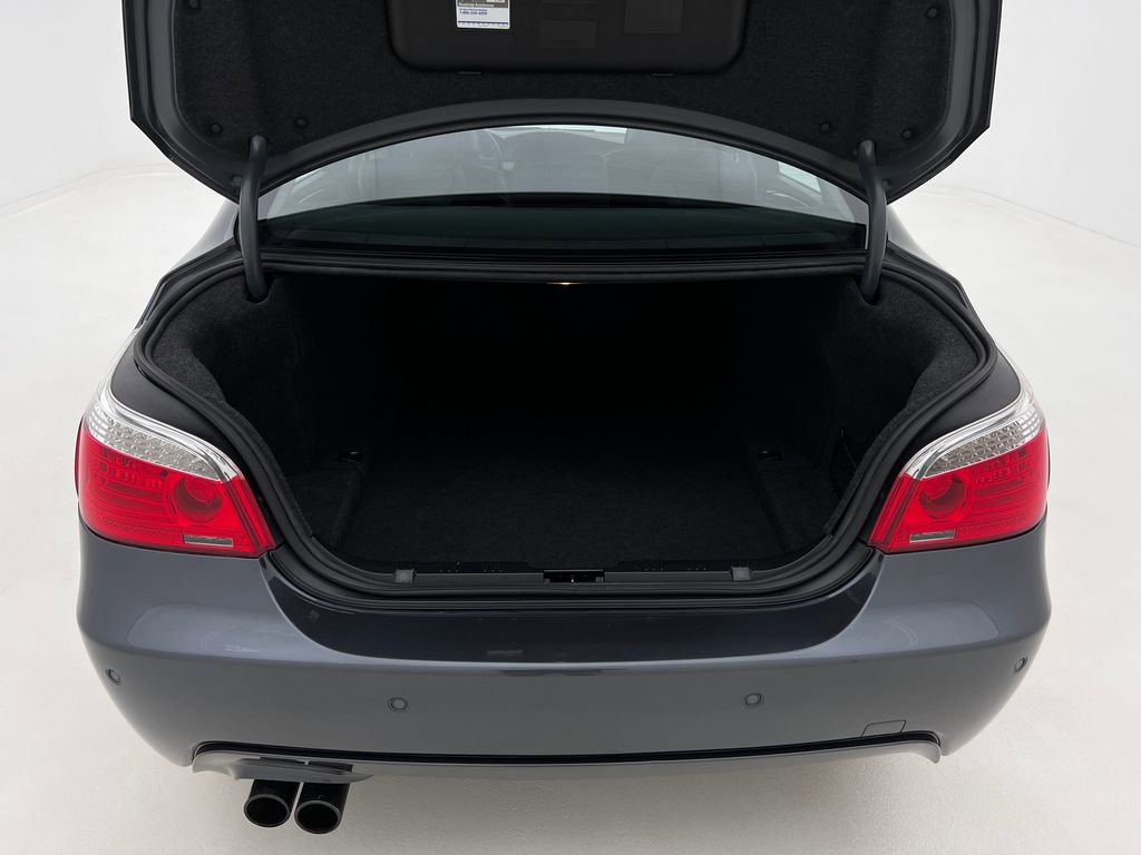 Used 2008 BMW 550i Sedan image 23