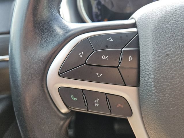 Used 2022 Jeep Grand Cherokee Limited w/ Tech Group AWD/4WD image 12
