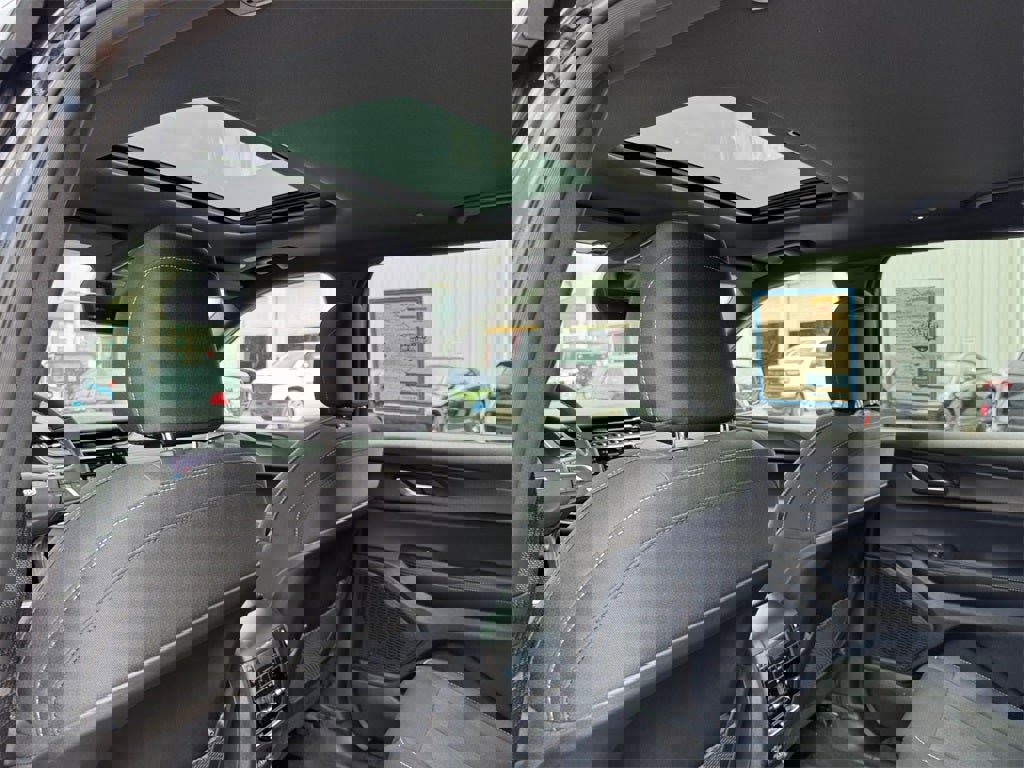 New 2025 Jeep Grand Cherokee L Laredo w/ Luxury Tech Group I image 18