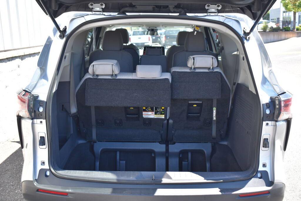 Certified 2024 Toyota Sienna LE AWD/4WD image 21