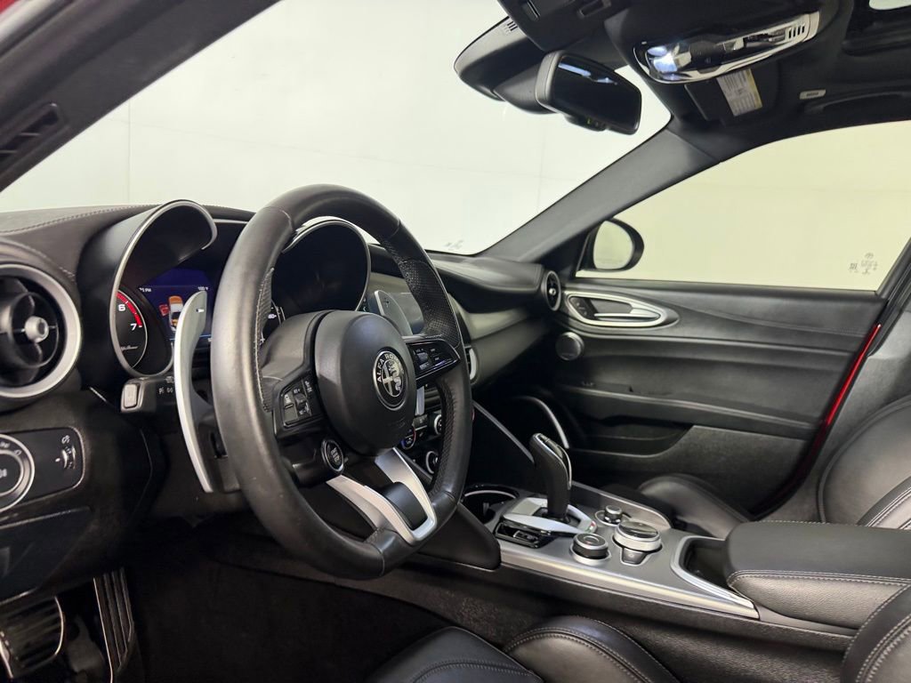 Used 2023 Alfa Romeo Giulia Veloce image 24