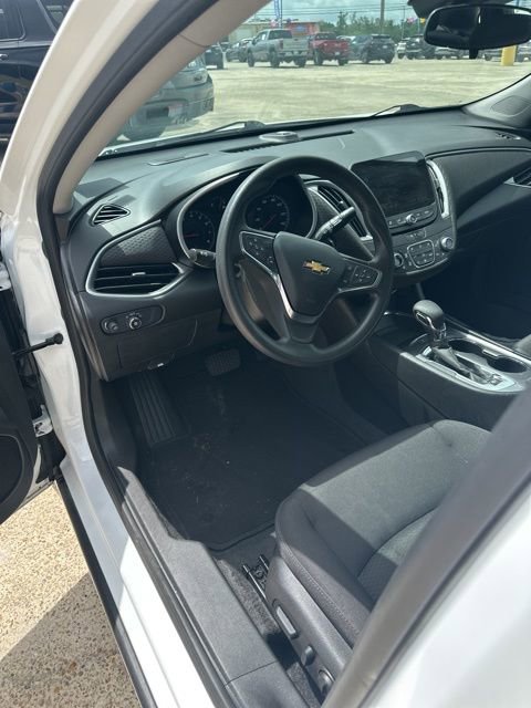 Used 2025 Chevrolet Malibu LT FWD image 15