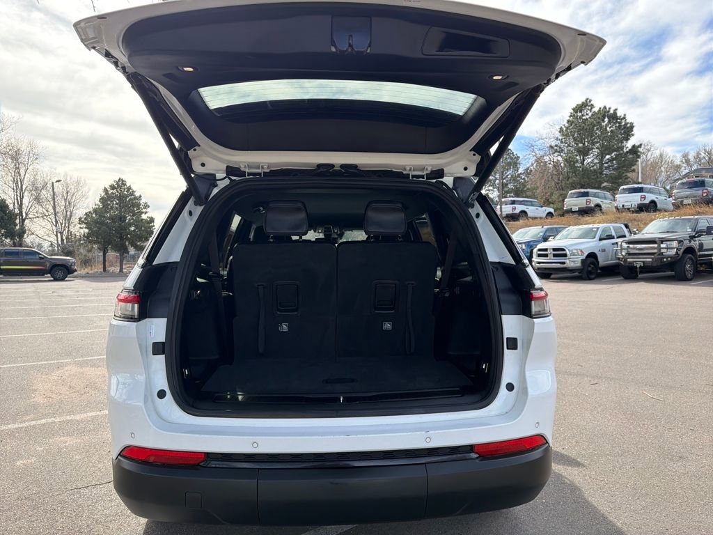 Used 2023 Jeep Grand Cherokee L Laredo image 26