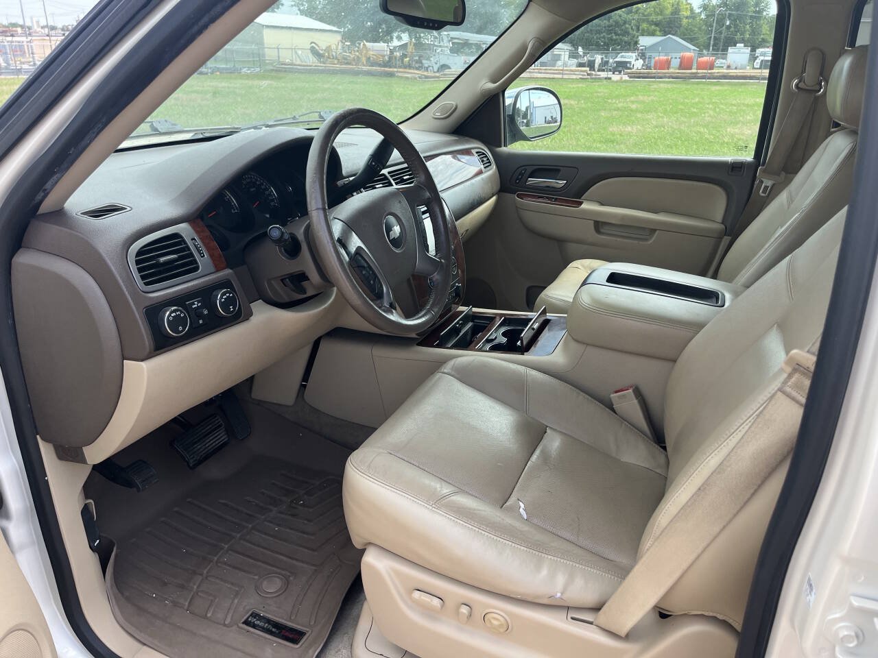 Used 2013 Chevrolet Suburban LTZ AWD/4WD image 4