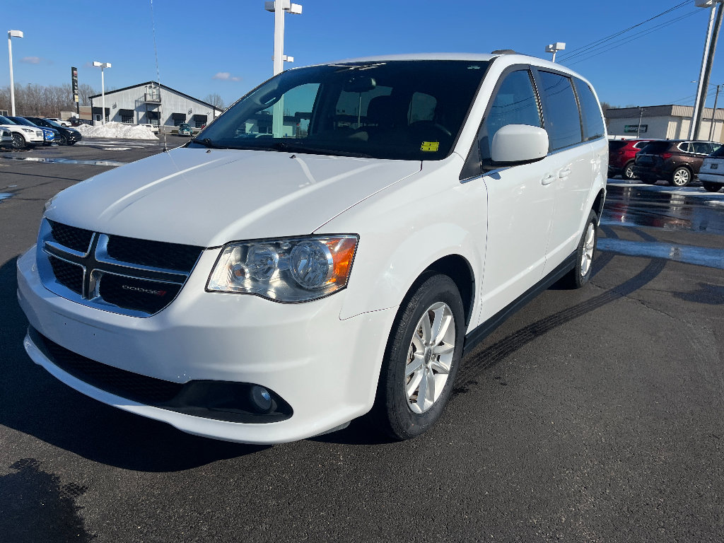 Used 2018 Dodge Grand Caravan SXT image 3