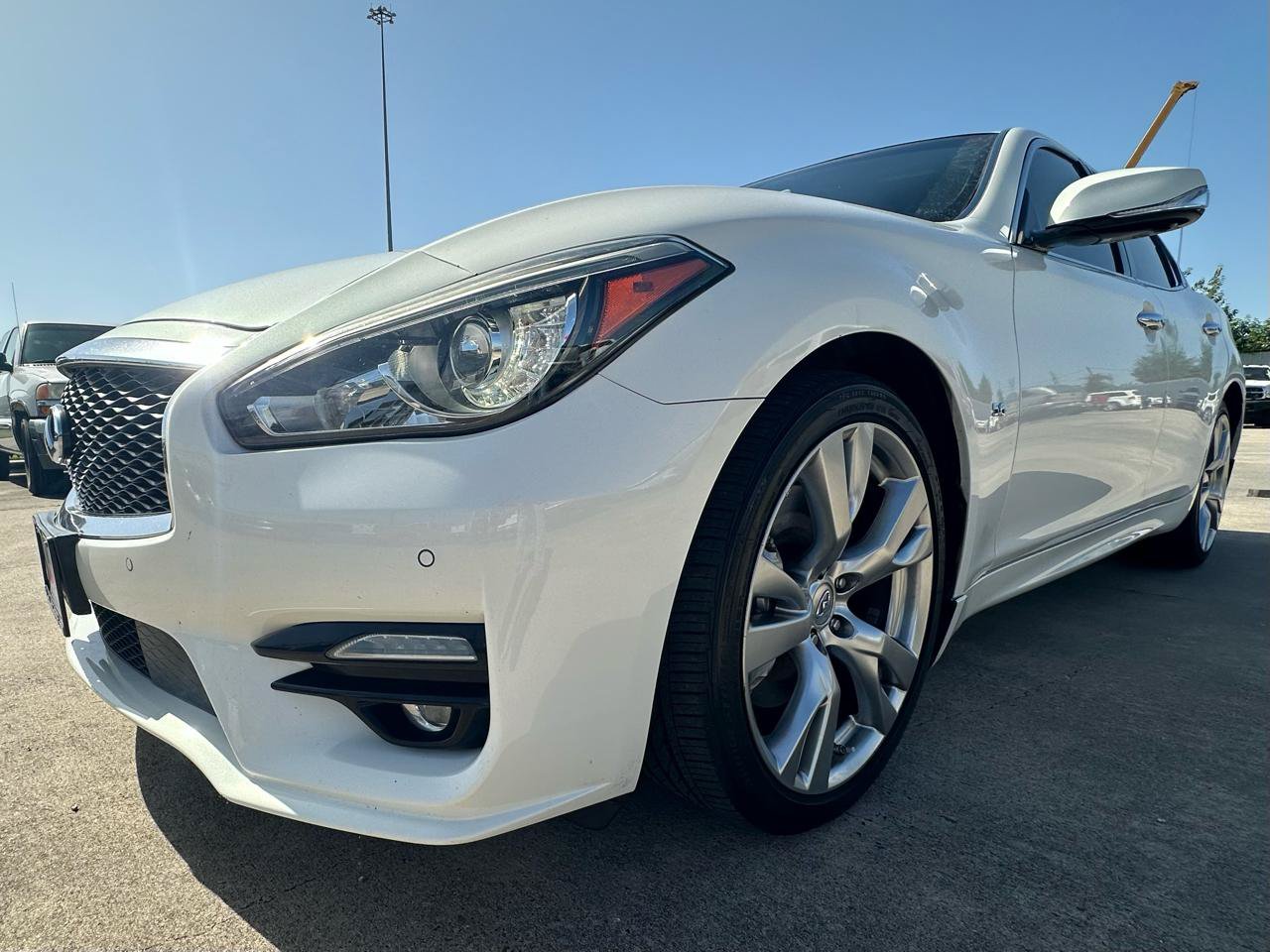 Used 2015 INFINITI Q70 5.6 w/ Sport Package RWD image 16