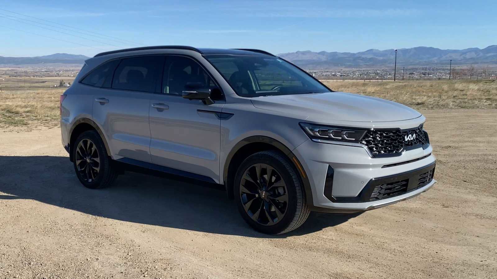 Used 2023 Kia Sorento SX image 2