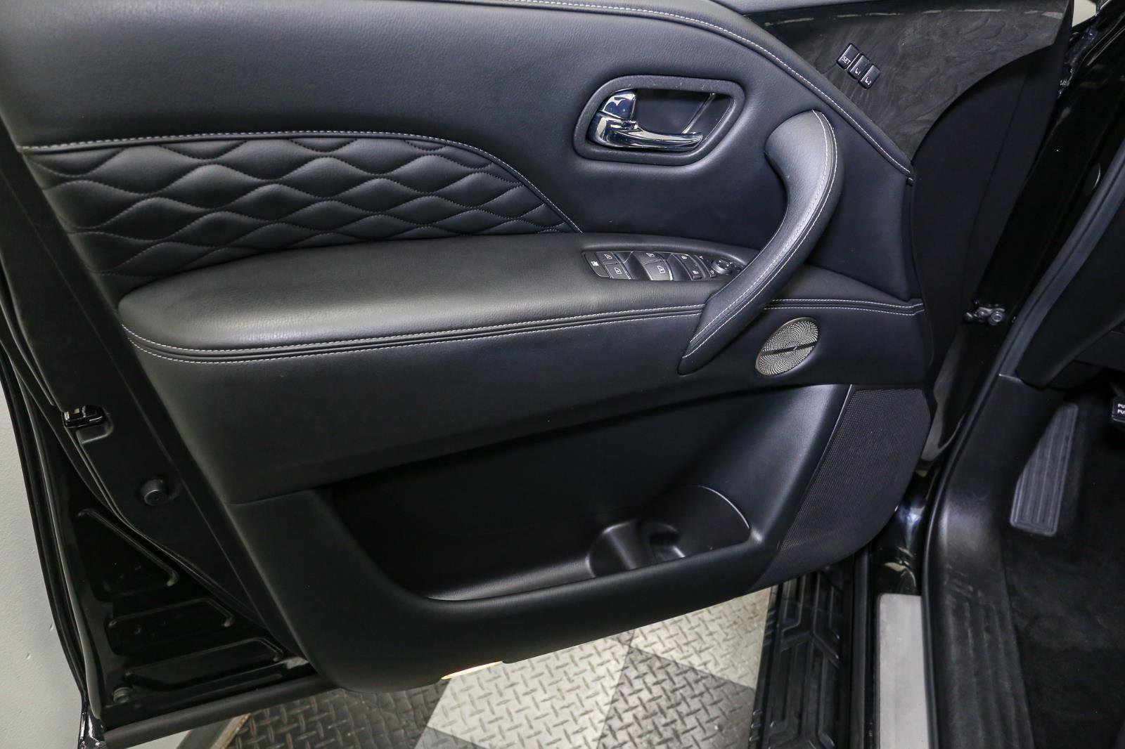 Used 2023 INFINITI QX80 Sensory w/ Cargo Package image 48