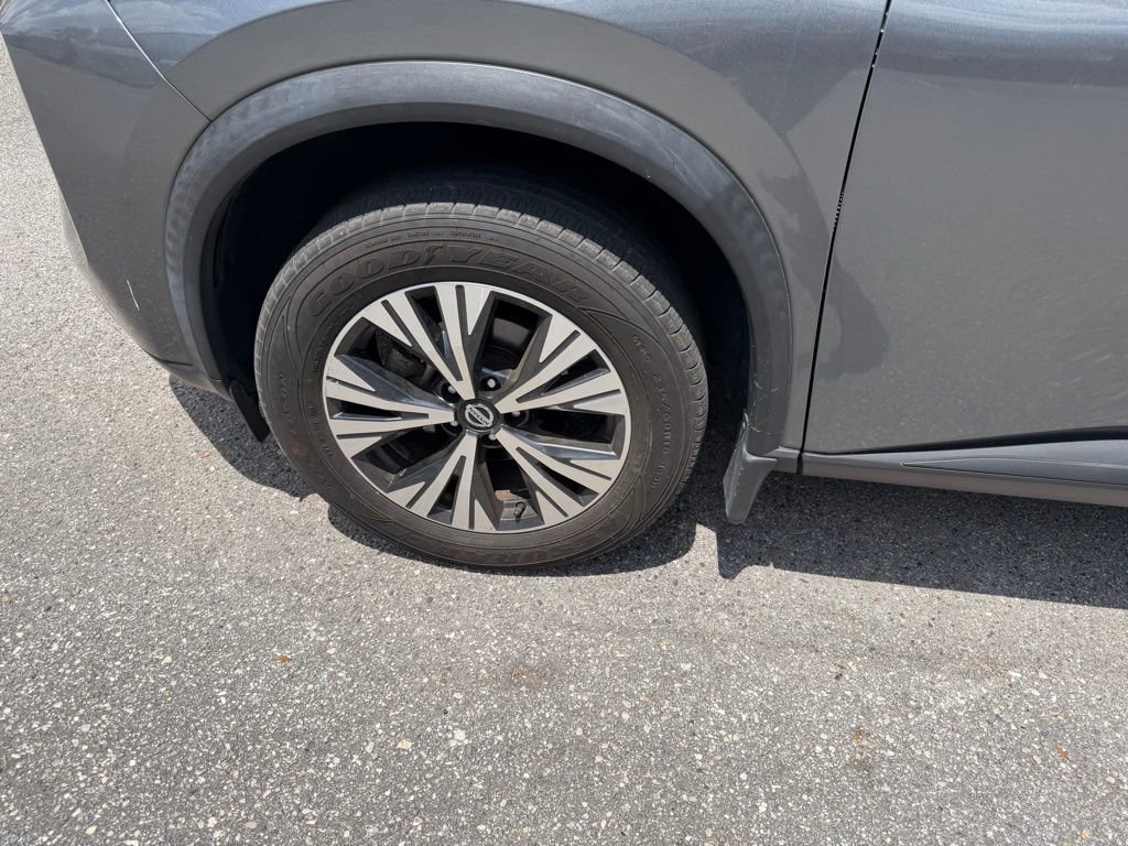 Used 2021 Nissan Rogue SV image 10