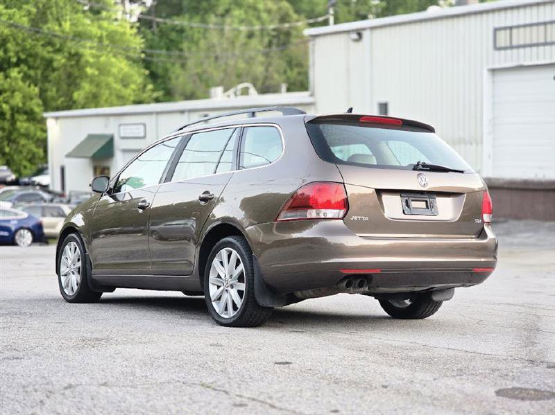 Used 2014 Volkswagen Jetta TDI image 4