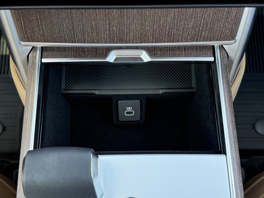 New 2025 Land Rover Range Rover SE image 22