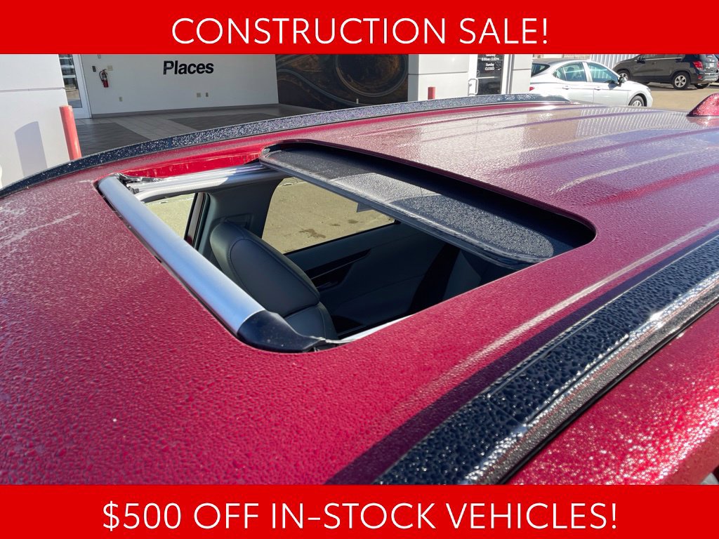 Used 2022 Toyota RAV4 XLE Premium AWD/4WD image 3