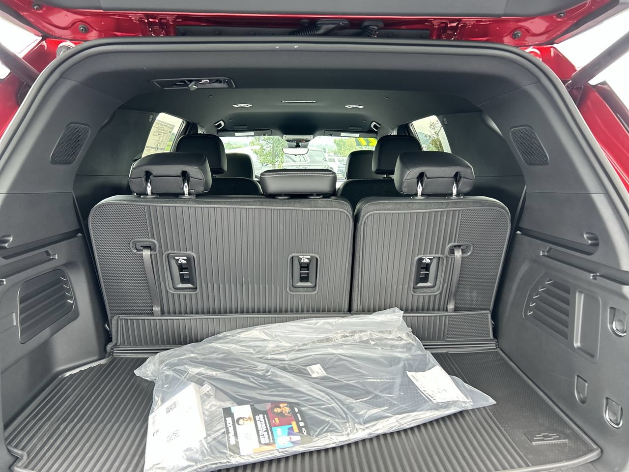 New 2027 Chevrolet Traverse LT w/ Driver Confidence Package AWD/4WD image 18