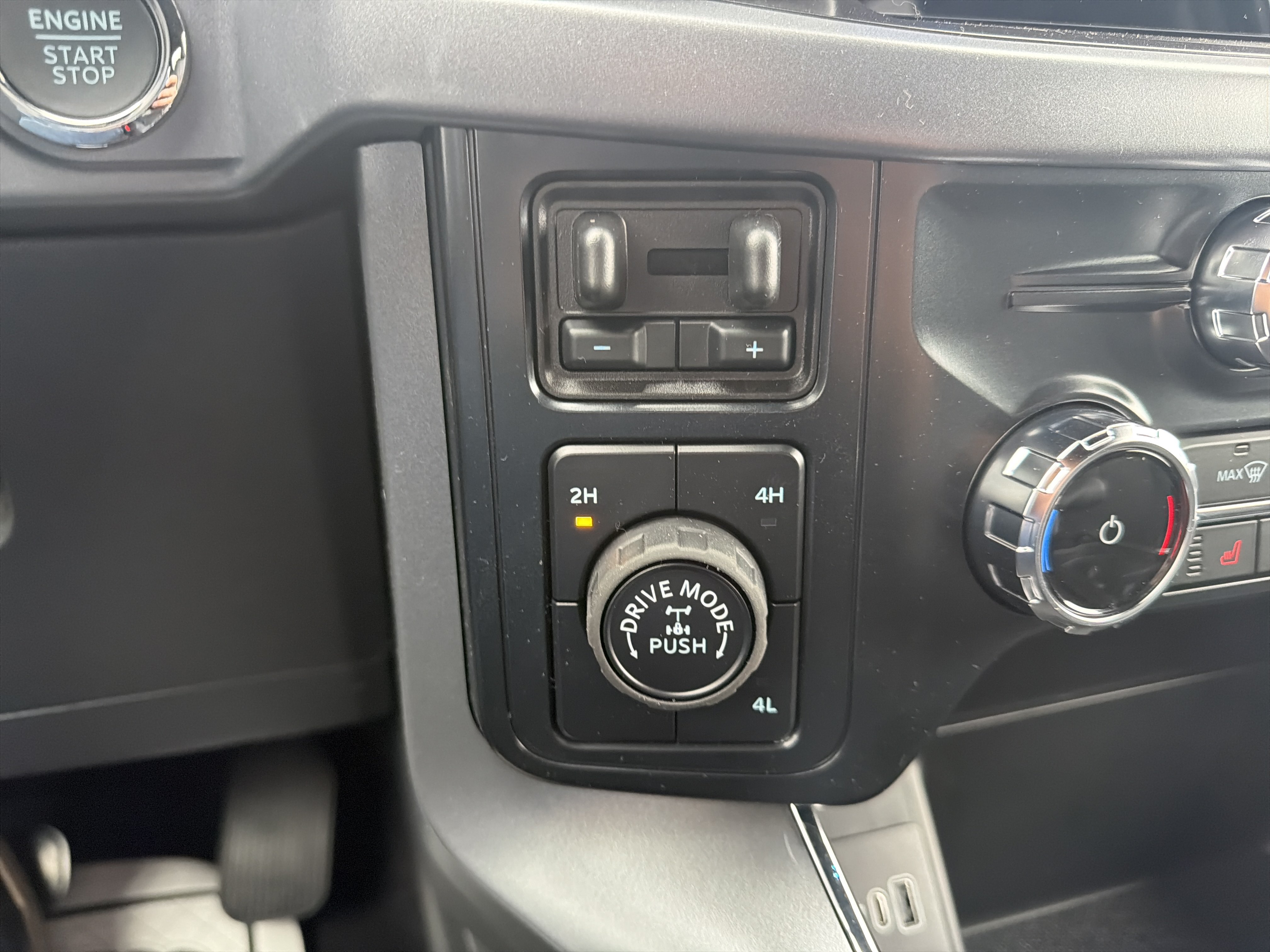 New 2026 Ford F150 XLT w/ Equipment Group 302A MID AWD/4WD image 25