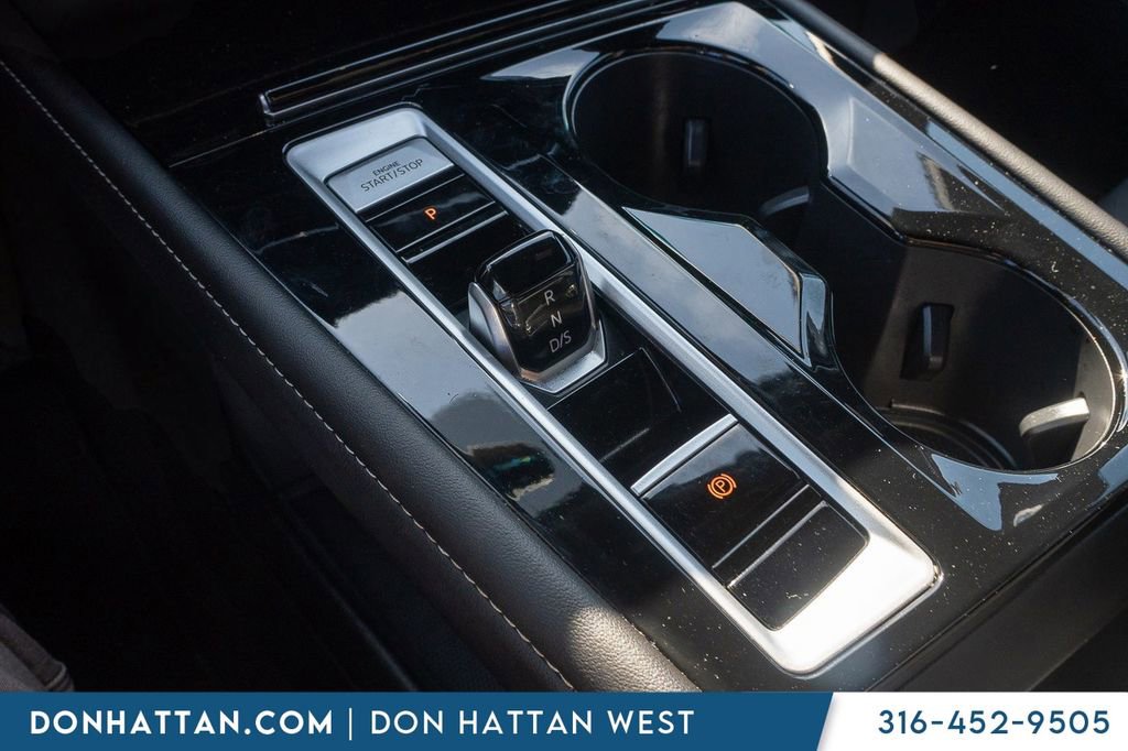 Used 2024 Volkswagen Atlas Cross Sport SE FWD image 9