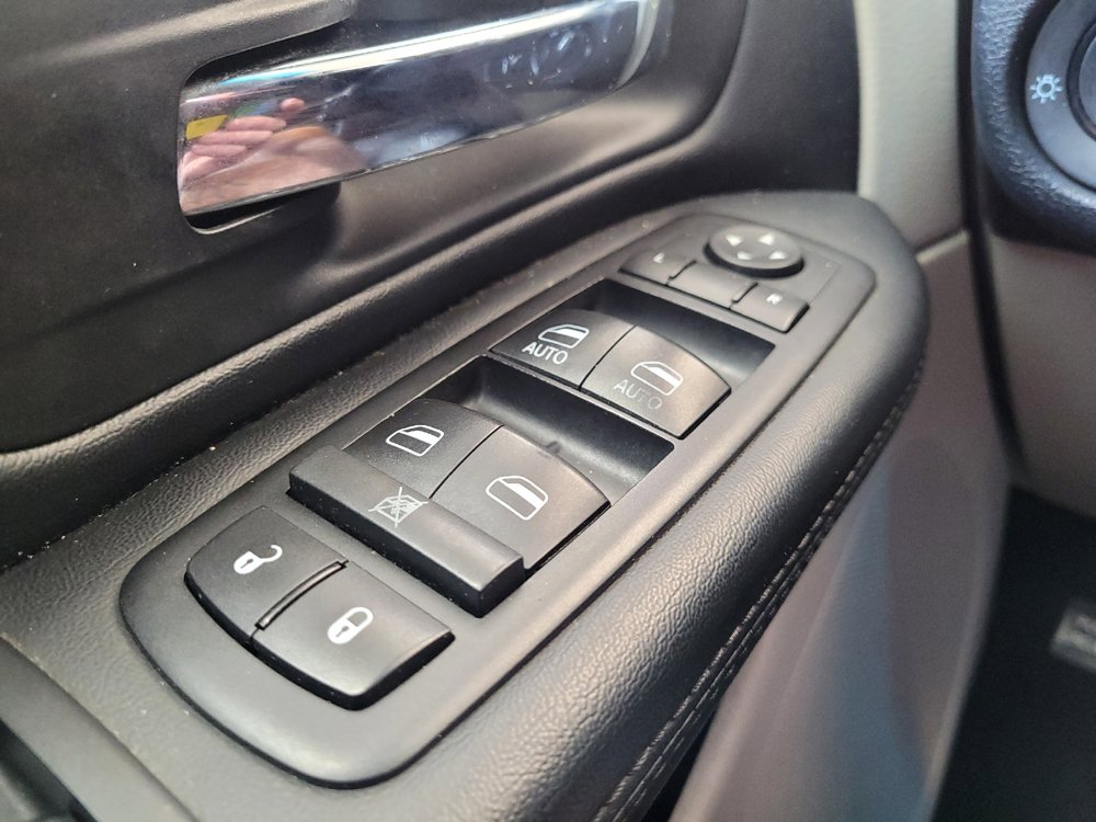 Used 2017 Dodge Grand Caravan SE w/ Power Window Group FWD image 27