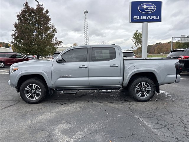 Used 2018 Toyota Tacoma TRD Sport image 7
