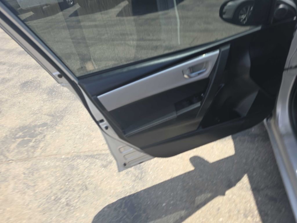 Used 2019 Toyota Corolla LE w/ Carpet Mat Package (TMS) image 11