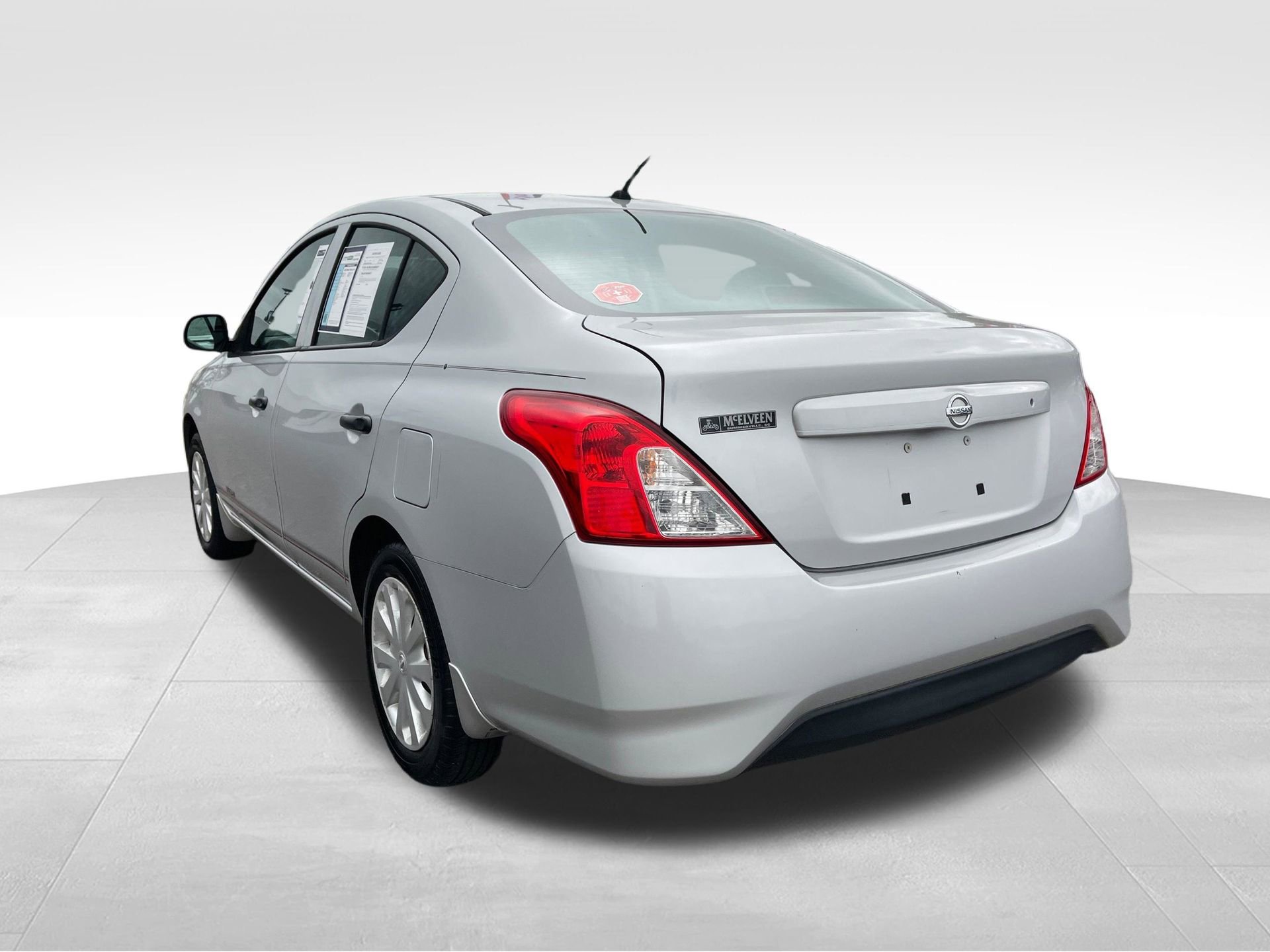 Used 2015 Nissan Versa S FWD image 8