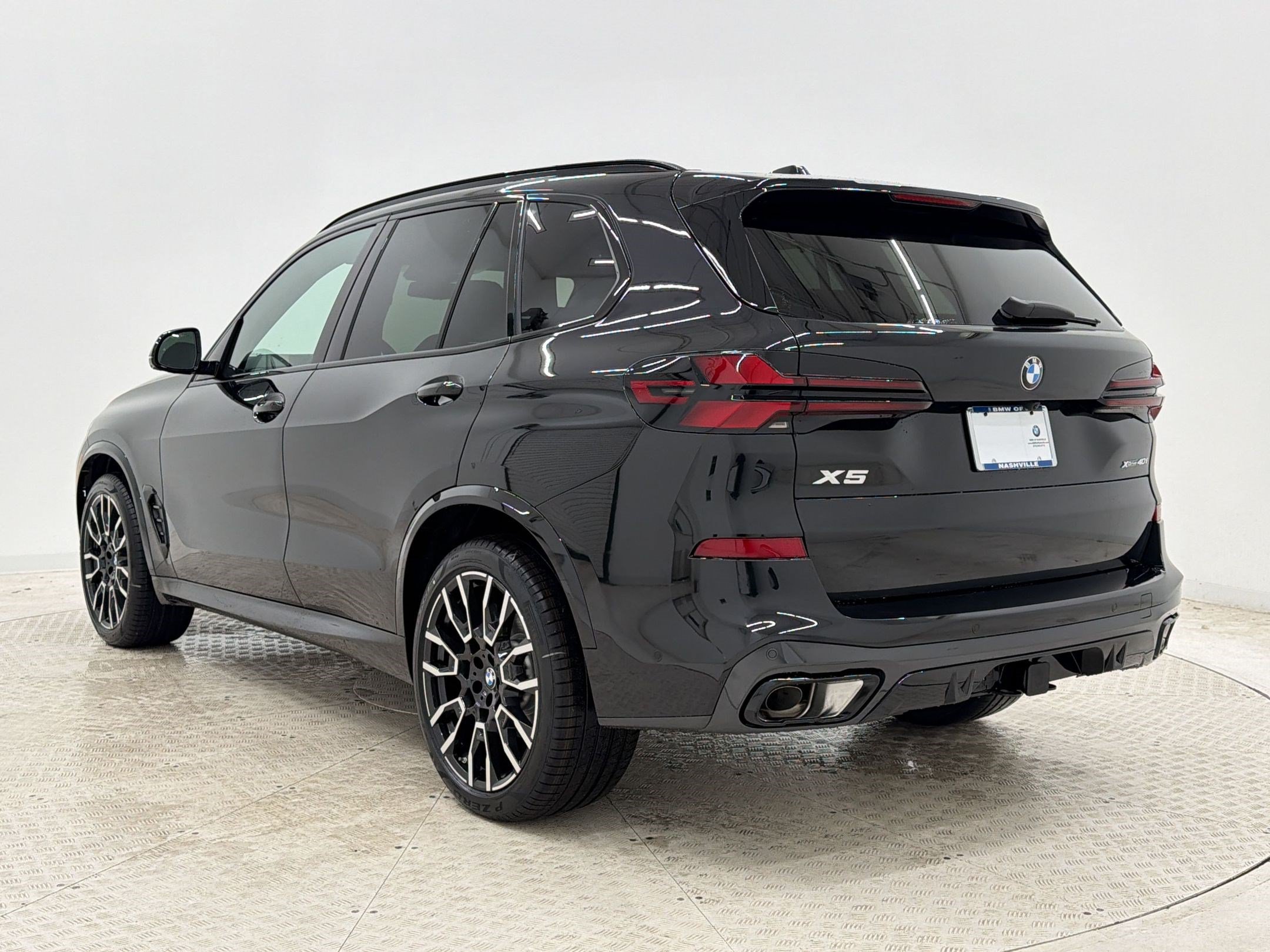 New 2026 BMW X5 xDrive40i w/ M Sport Package AWD/4WD image 3