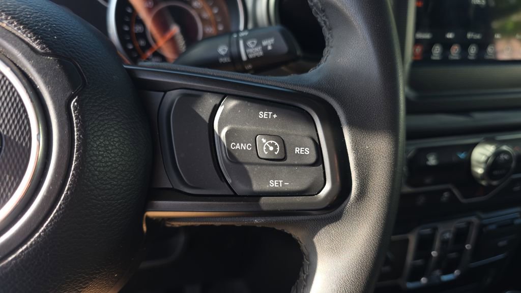 Used 2023 Jeep Gladiator Sport AWD/4WD image 29