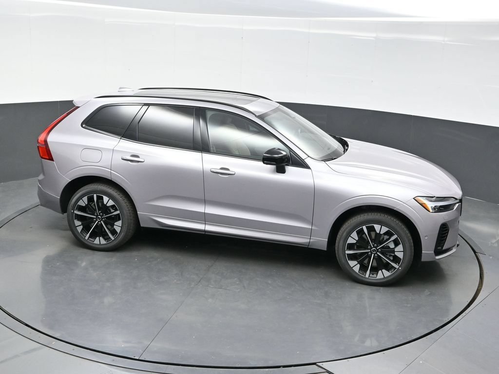 New 2026 Volvo XC60 T8 Plus w/ Climate Package PRO AWD/4WD image 36