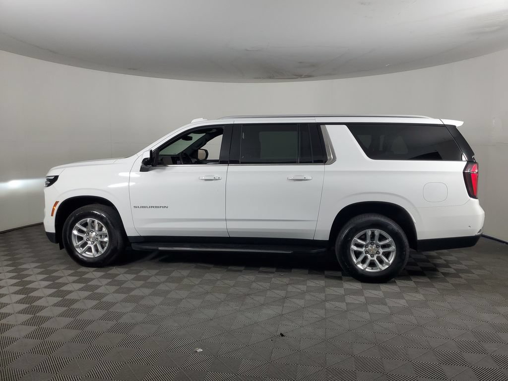 Used 2025 Chevrolet Suburban LT RWD image 7