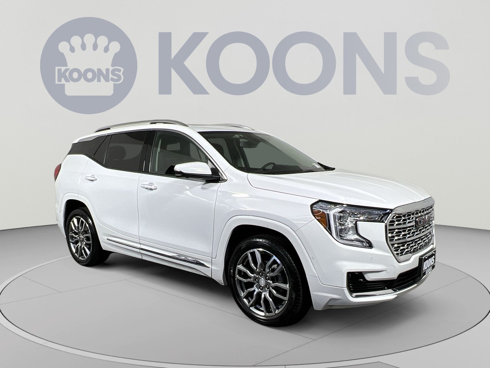 Used 2023 GMC Terrain Denali w/ Denali Premium Package AWD/4WD image 2