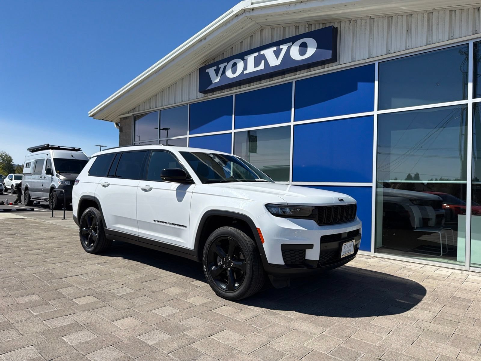 Used 2023 Jeep Grand Cherokee L Laredo