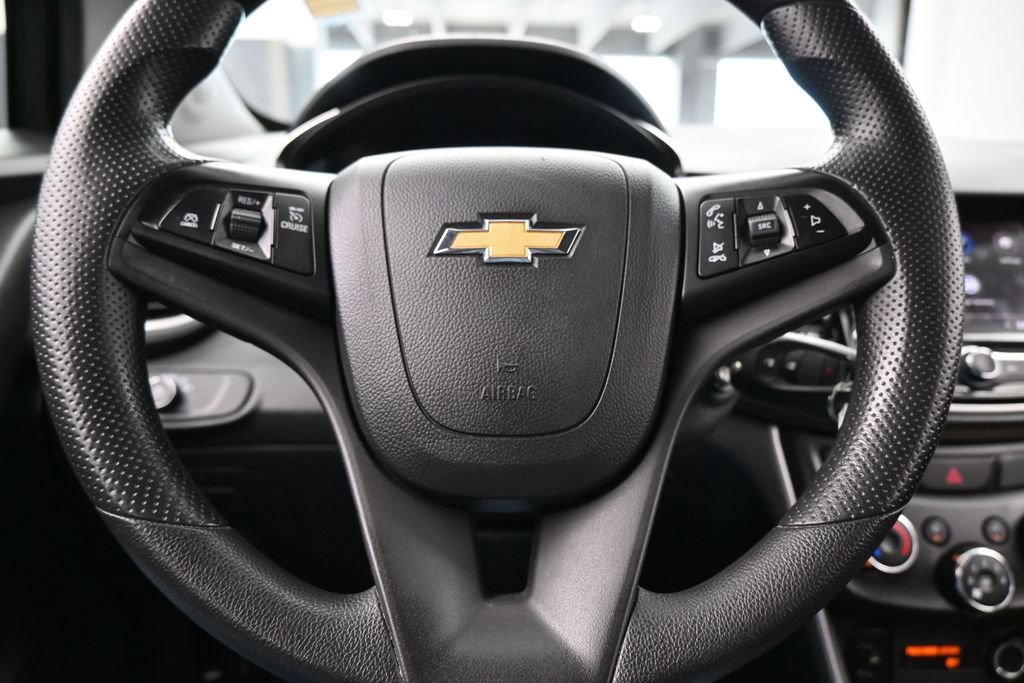 Used 2022 Chevrolet Trax LS w/ Tint and Cruise Package AWD/4WD image 22