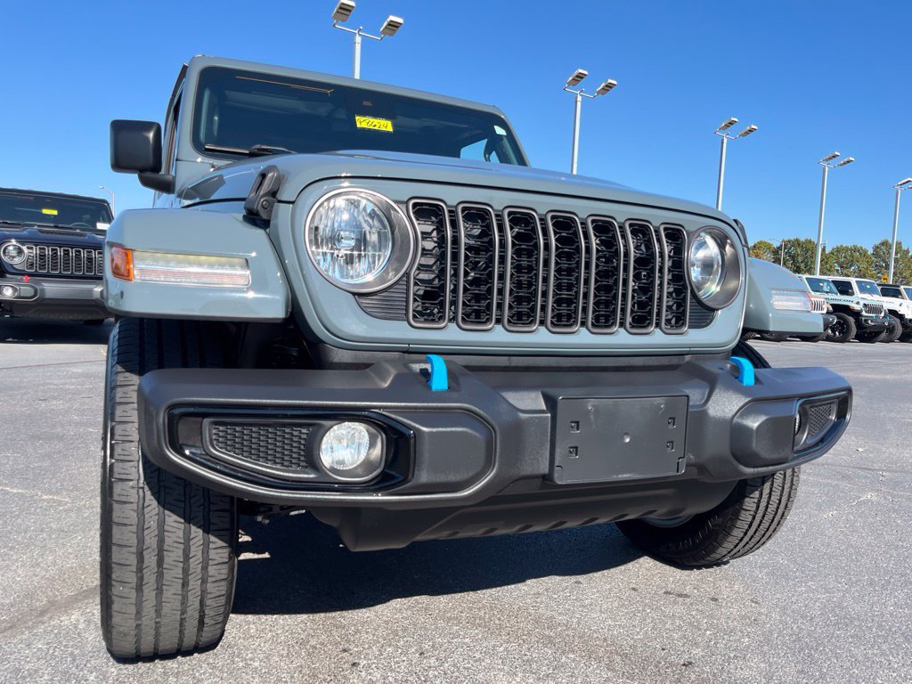 Used 2024 Jeep Wrangler Unlimited w/ Convenience Group AWD/4WD image 57
