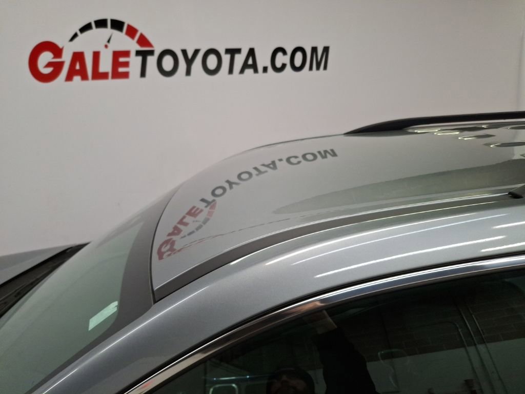 Used 2025 Chevrolet Traverse LT image 8