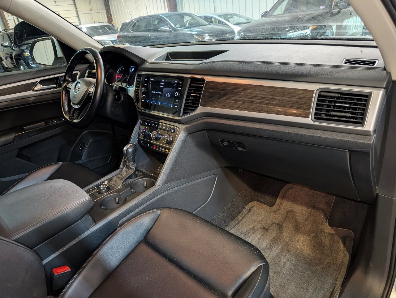 Used 2018 Volkswagen Atlas SE image 32