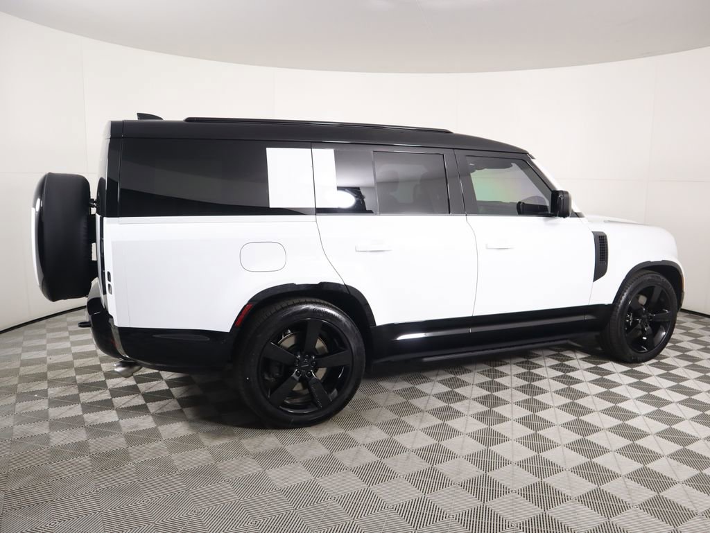 New 2026 Land Rover Defender 130 V8 image 4