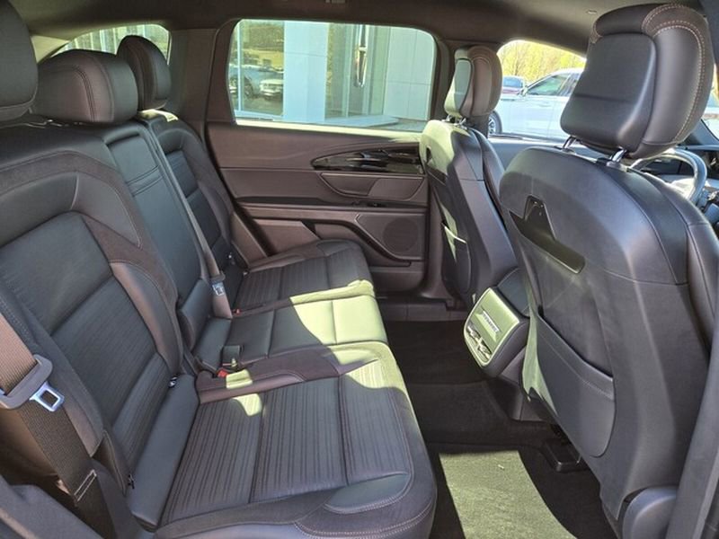 Used 2024 Lincoln Nautilus Reserve w/ Jet Appearance Package (87T) AWD/4WD image 21