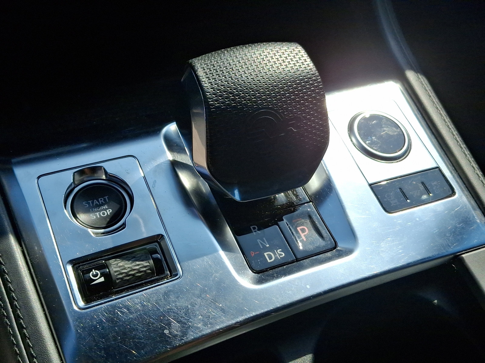 Used 2021 Jaguar F-PACE SVR image 15